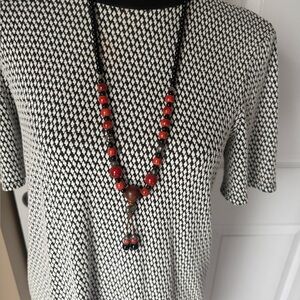 Traditional Chinese Beaded Necklace
Red/Black Glass Beads, Silver Tone Accents